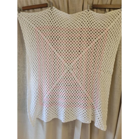 Hand knitted pink and white baby blanket - Picture 2 of 2